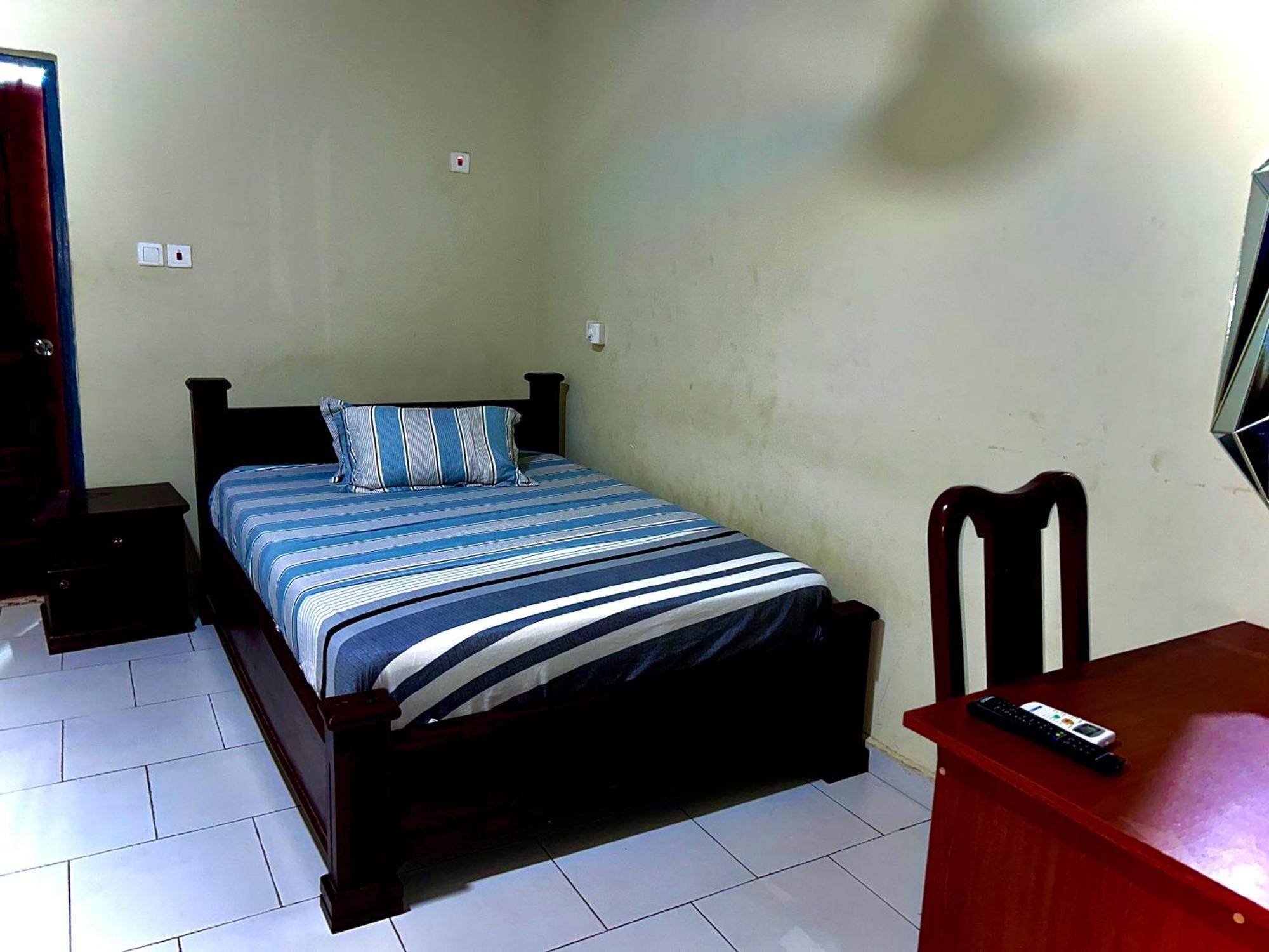 Jessie Hotel Adenta Buitenkant foto